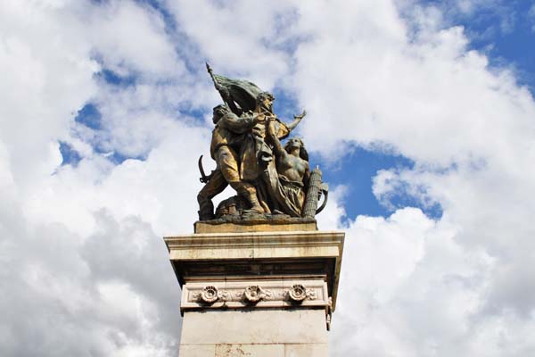 Украшение здания Памятника Виктора Эммануила II
